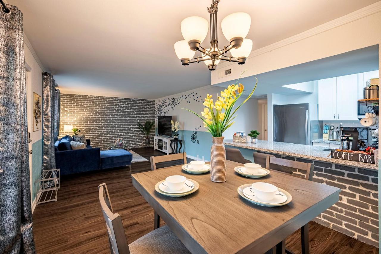 Lovely Comfort Uptown Condo For Houston Trip. Exteriör bild